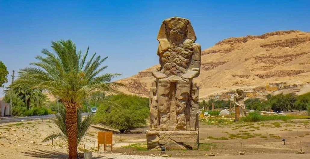 Las Orillas Oriental Y Occidental De Luxor (1)