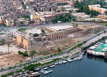 Las Orillas Oriental Y Occidental De Luxor (2)