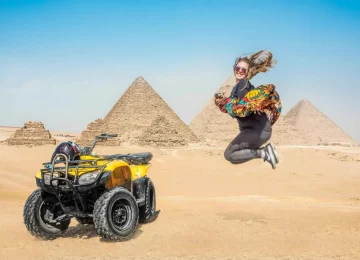 Quad Por Pirámides De Guiza Desde El Cairo (2)