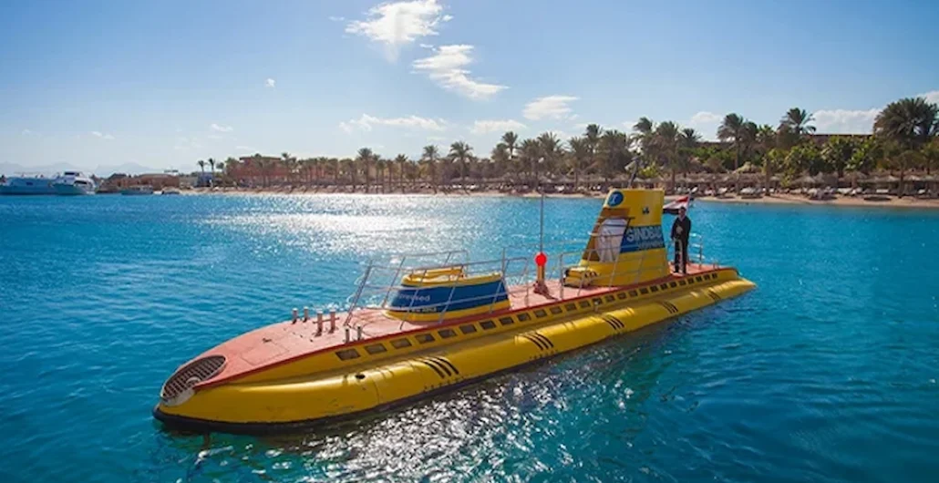 Submarine-Hurghada-egypt-inside (1)
