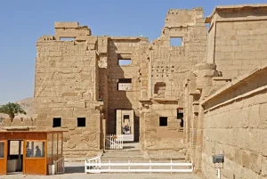 3-Nights-Nile-Cruise-egypt-inside (5)