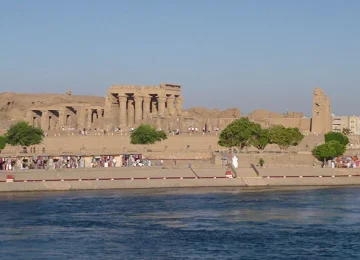 3-Nights-Nile-Cruise-egypt-inside (10)