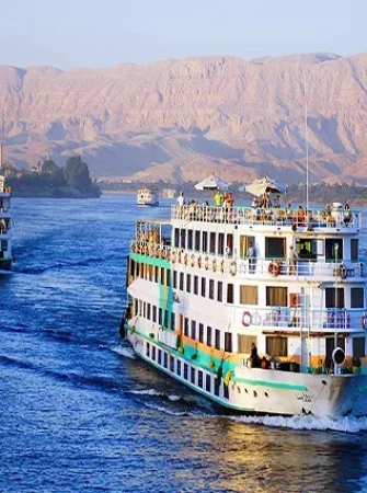 4-Nights-Nile-Cruise-egypt-inside (1)