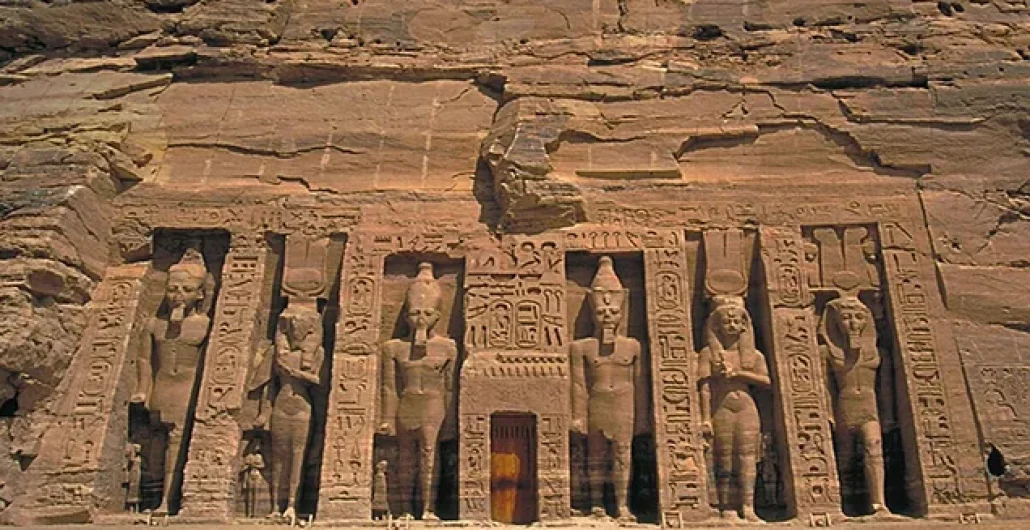 Abu-Simbel-Tour-From-Aswan-egypt-inside (7)