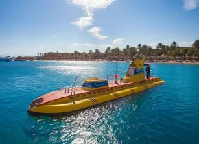 Submarine-Hurghada-egypt-inside (1)